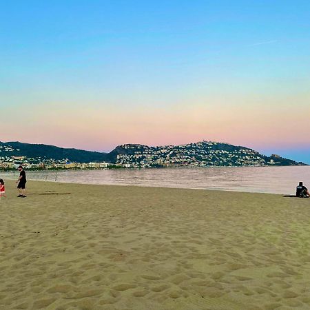 Roses Beach エクステリア 写真