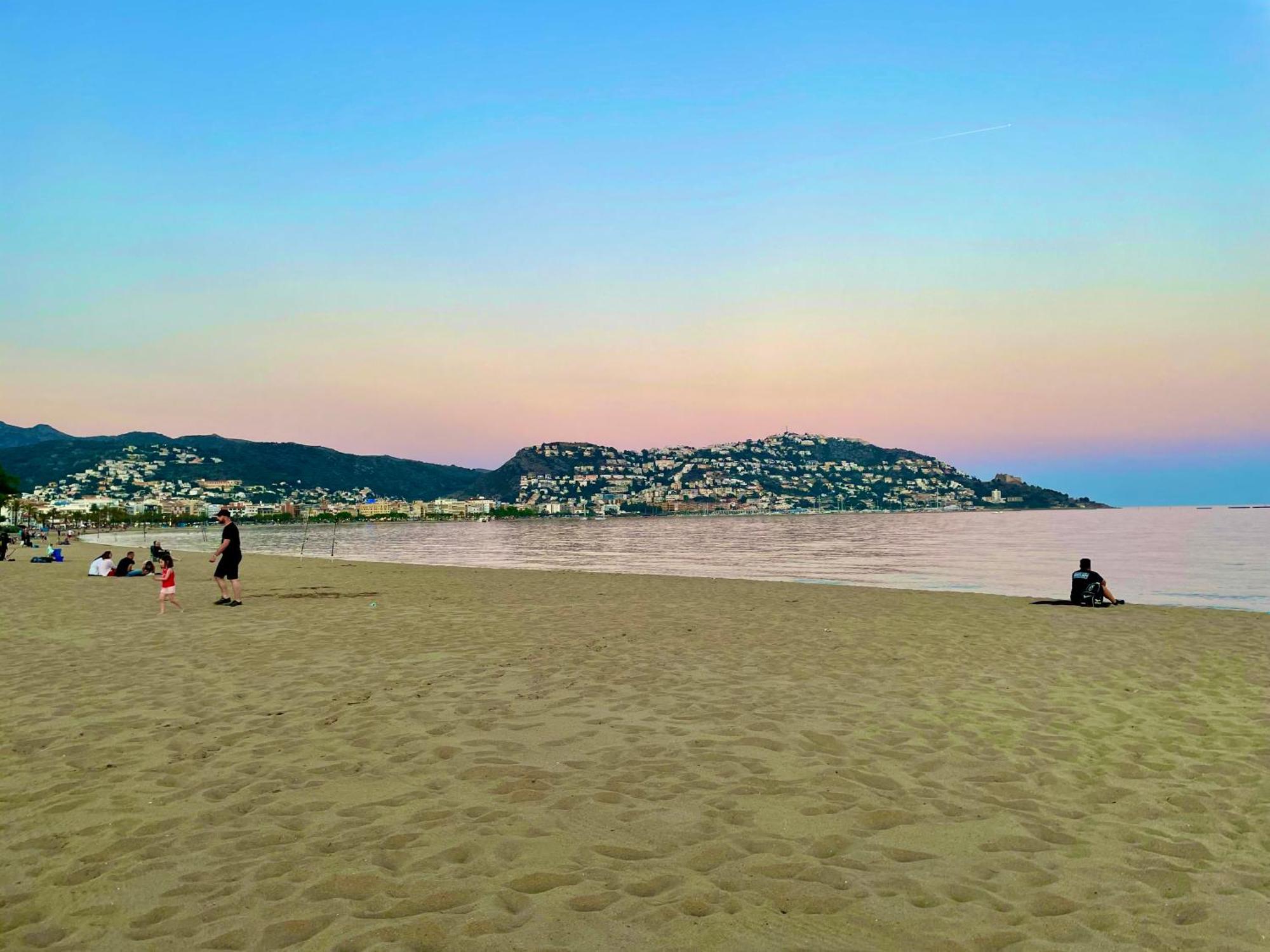 Roses Beach エクステリア 写真